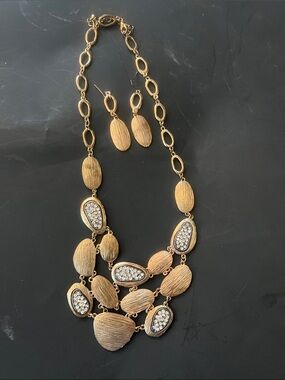 Gold-Tone Textured Statement Necklace & Earring Set 21 inches